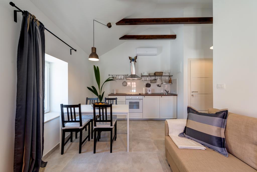 Apartament House Riva Supetar Zewnętrze zdjęcie